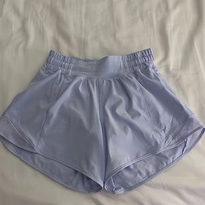 Lululemon Hotty Hot light purple (Lilac) shorts, Size 2 (2.5”)